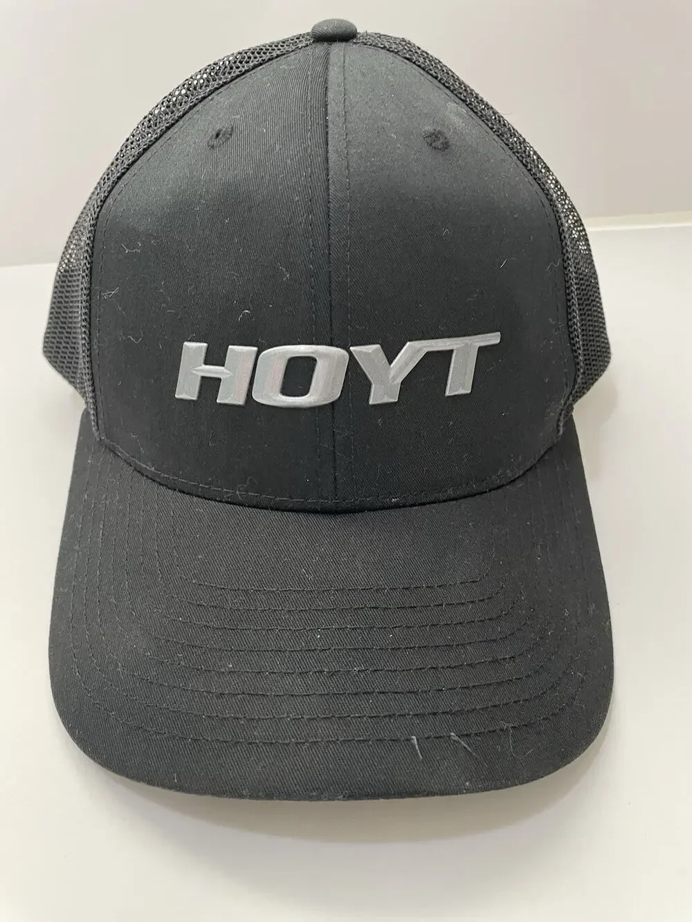 Hoyt Archery Snapback Trucker Hat Black Gray OSFA Adjustable Mesh Back 6 Panel